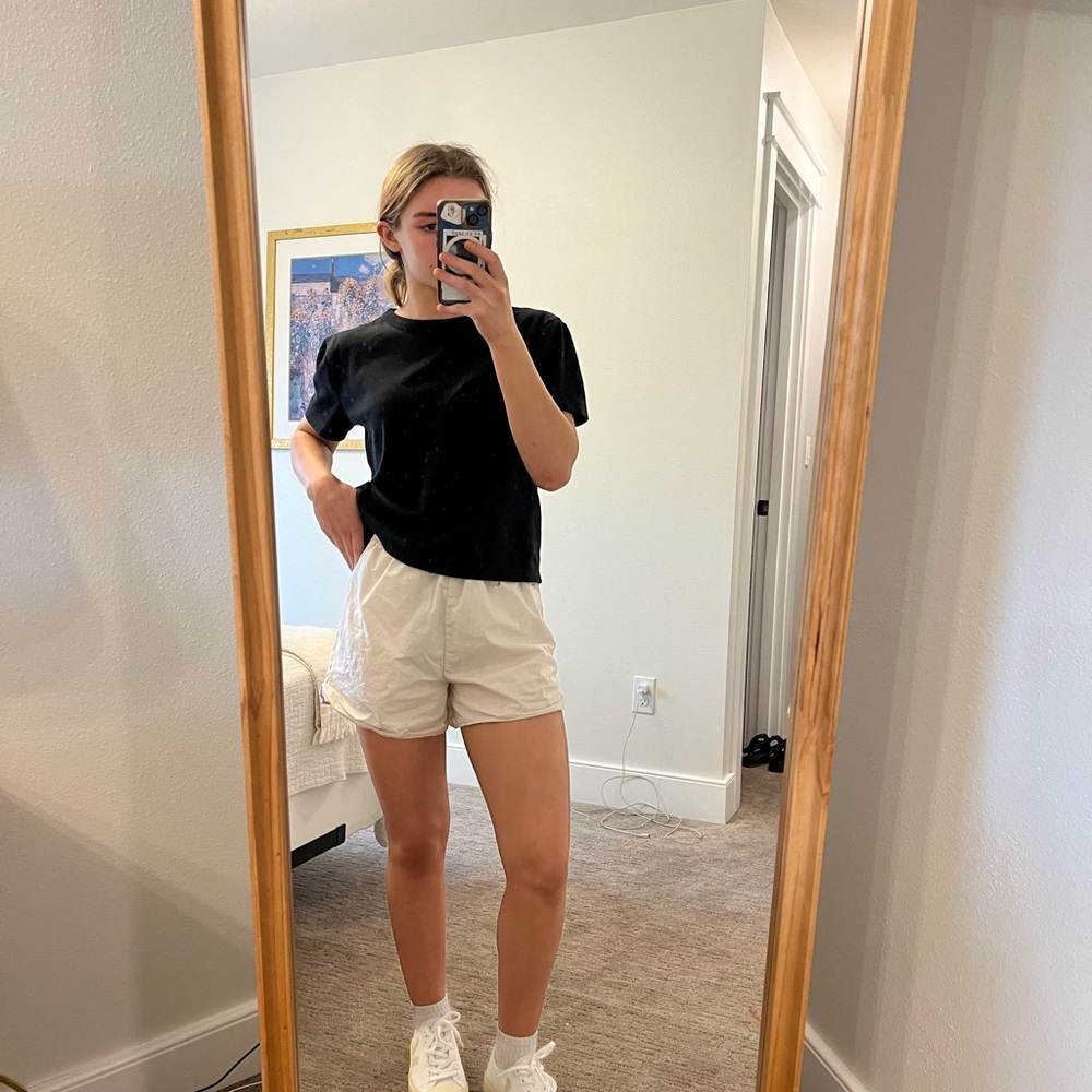 H&M xs women’s shorts ivory colored boxer- style